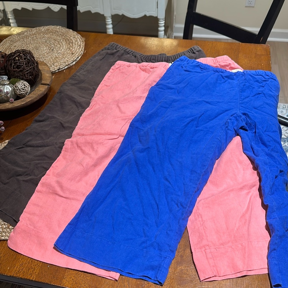 Bundle of 3 stretchwaist/pull on linen capris. Choc, coral, and royal. Exc cond.